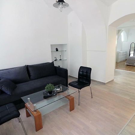 Apartman Tina Novi Sad Buitenkant foto