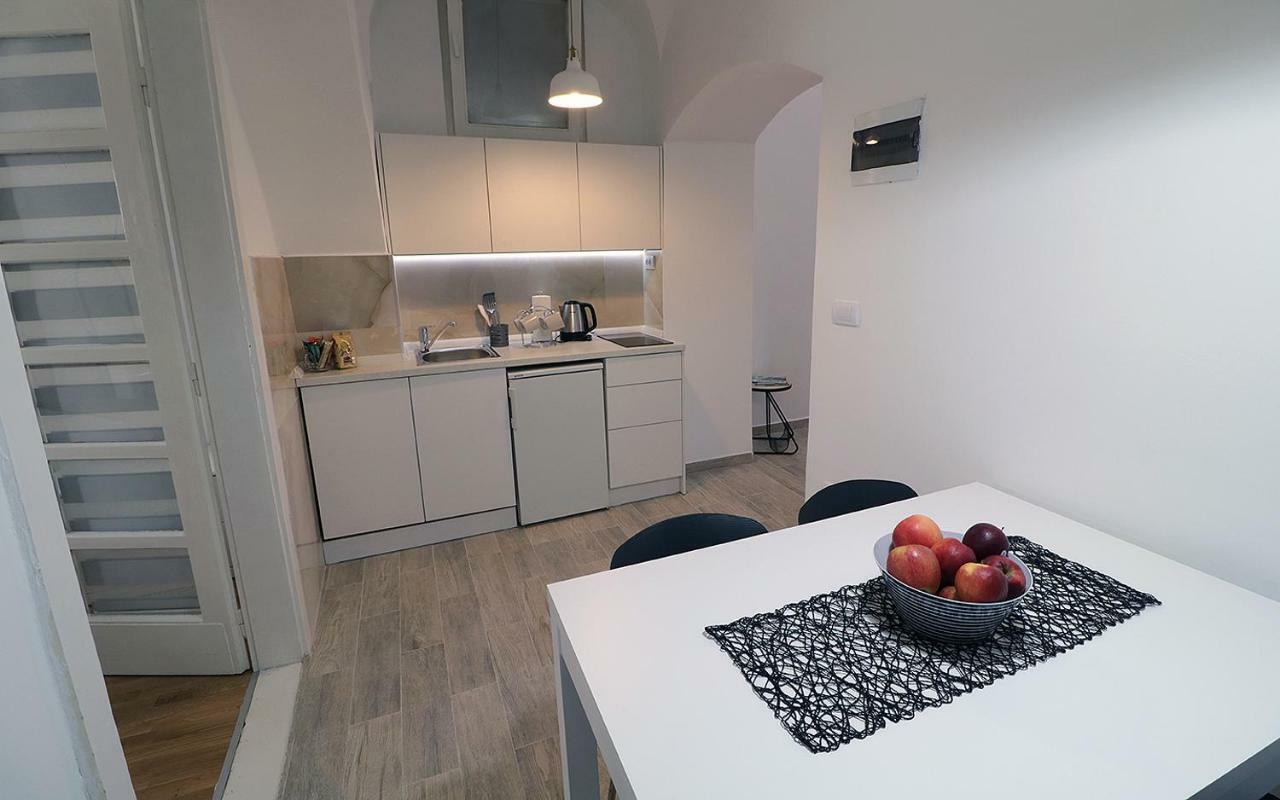 Apartman Tina Novi Sad Buitenkant foto