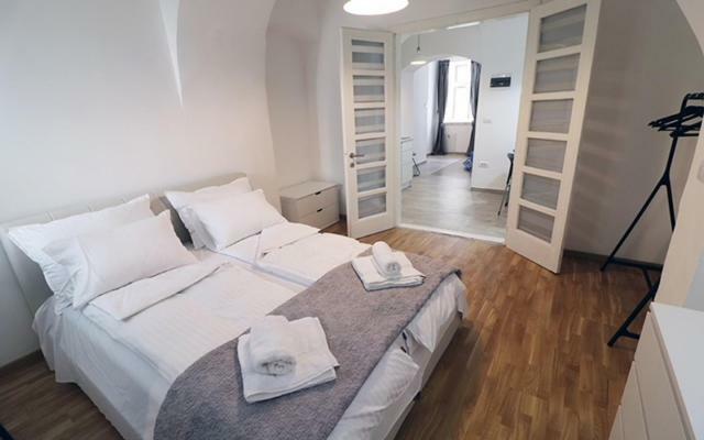 Apartman Tina Novi Sad Buitenkant foto